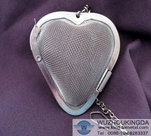 Mesh heart shape infuser