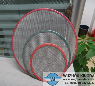 Single layer wire mesh filter disc