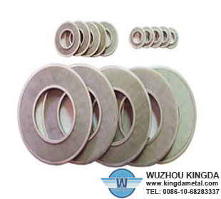 Stainless multilayer mesh filter discs